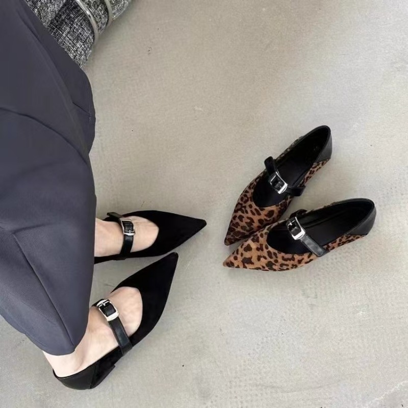 Leopard Print Heels - Sepatu Flat Wanita dengan Ujung Lancip,